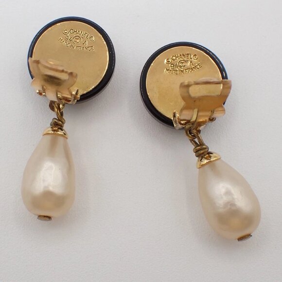 CHANEL Imitation Pearl Drop Earrings 94A Clip-On Black White GHW Vintage - Picture 10 of 12